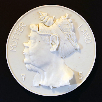 MUTTERLAND 75 Gallery Page